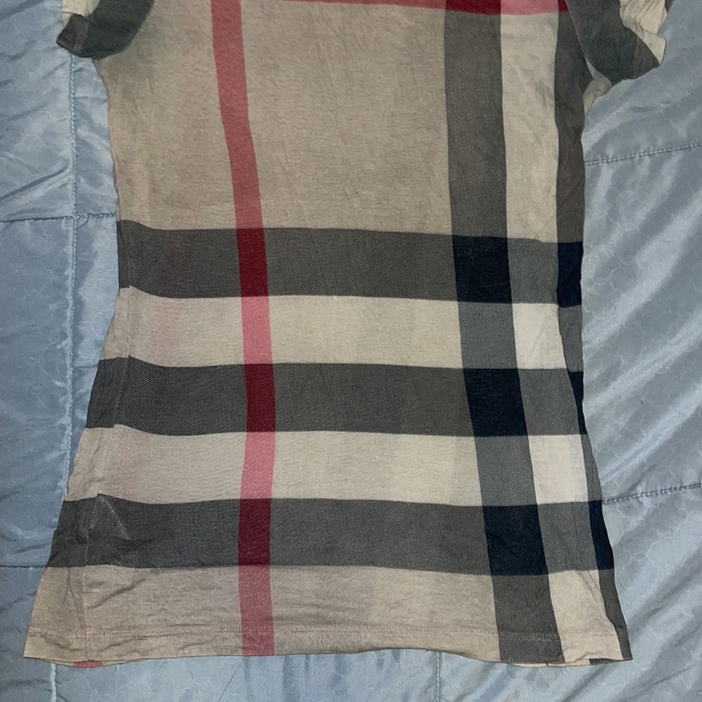 Burberry T-Shirt - Picture 8 of 8